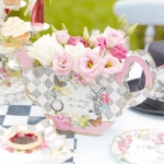 Picture of Teapot Vase - Alice in Wonderland