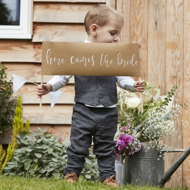 Picture of Here Comes The Bride Aisle Sign