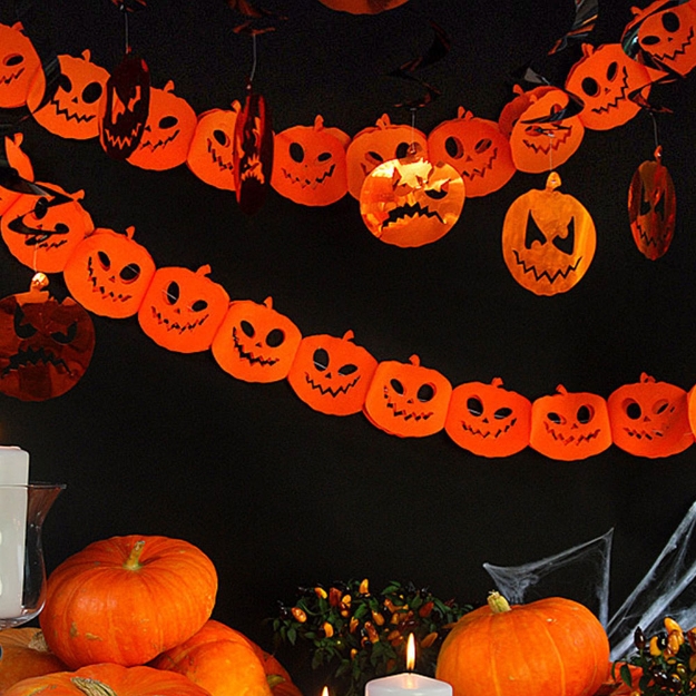 Picture of Tissue garland Pumpkins