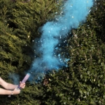 Picture of Blue smoke cannon with confetti - Gender reveal