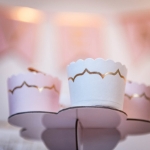 Picture of Cake cups white with gold