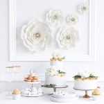 Picture of Paper flower backdrop - Vintage white (5pcs)