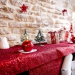 Picture of Sparkling red glitter table runner