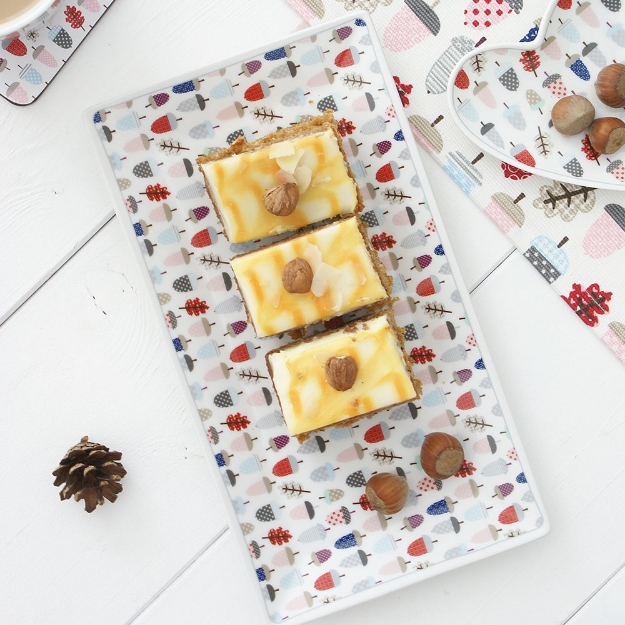 Picture of Ceramic Tray - Colorful acorns