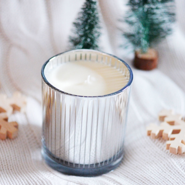 Picture of Scented soy candle in silver glass - Baby powder