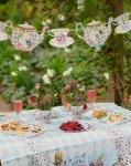 Picture of Paper table cover - Alice in Wonderland