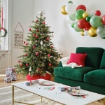 Picture of Red Honeycomb Christmas Tree Skirt