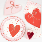 Picture of Side paper plates - Hearts (8pcs) (Meri Meri)