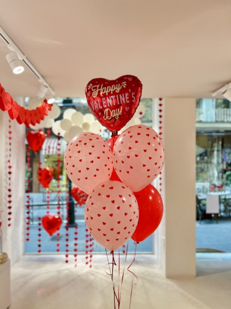 Picture of Balloon bouquet  filled with helium - Valentine No1 (1 heart + 5 latex balloons)